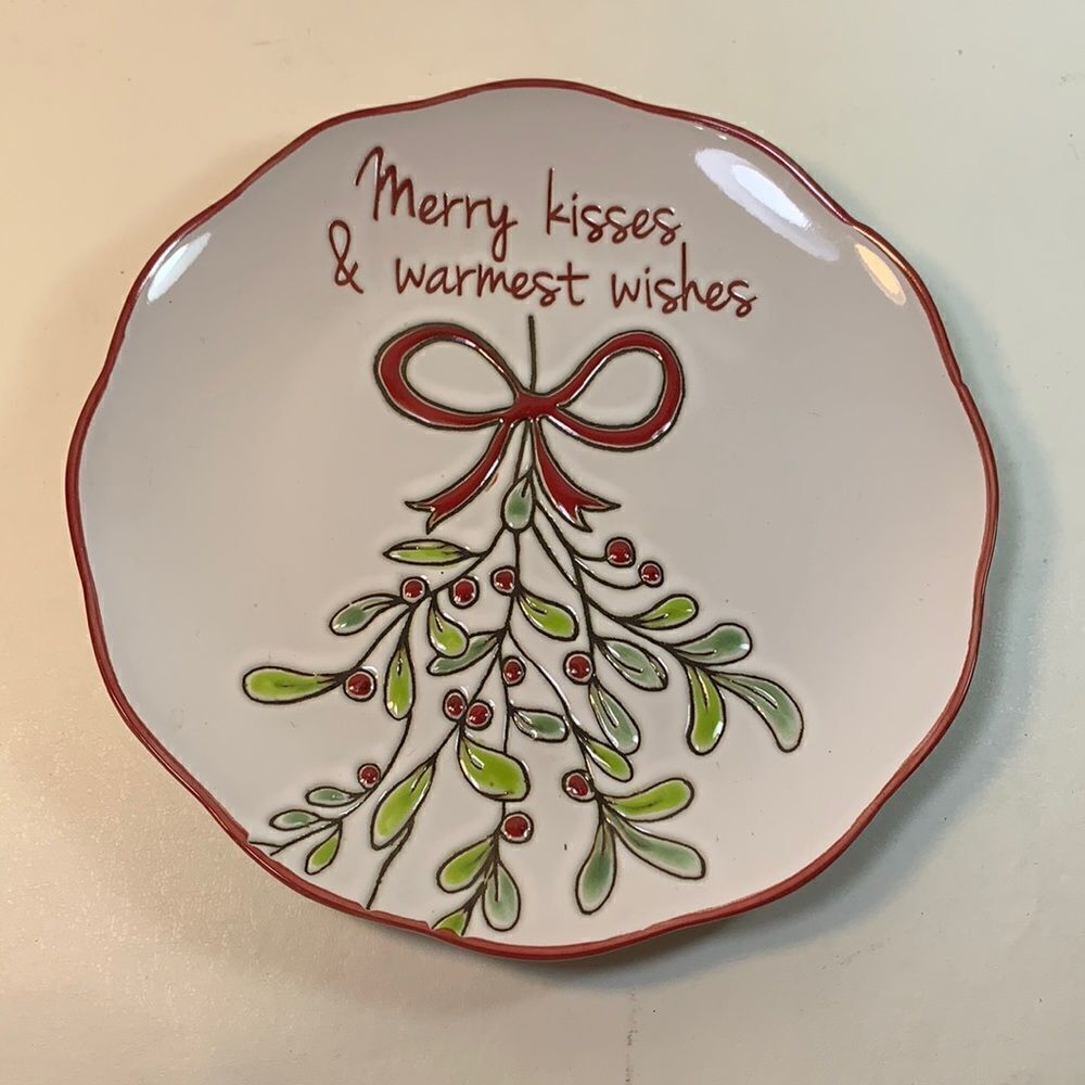 Spectrum Merry Kisses Warmest Wish Christmas Holiday Red Green Holly Love Plate